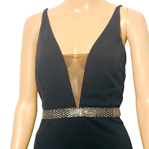 Elegant & Sleek Plunging V-Neck Dress – Worn Once! - Picture 2 of 8